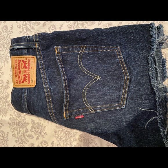 Levi’s - Picture 2 of 2